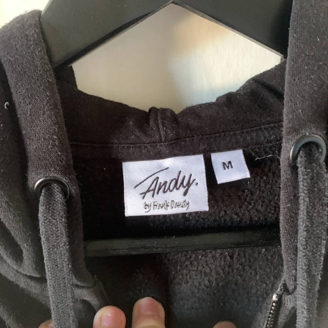 Svart hoodie från Frank Dandy - 91