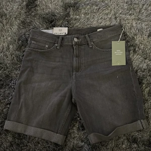 Short - Dom är helt nya shorts aldrig använt dom storlek 30 slim fit