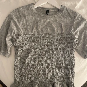 Hm topp/tshirt - Använda inte längre jätte bra skick!