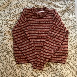 randig stickad tröja - Har använts en gång 