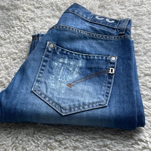 Dondup jeans  - Tjena! Säljer nu ett par riktigt feta Dondup jeans i strl:33!! Skicket är som nytt finns knappt några tecken på användning!! Självklart äkta!! Det är bara höra av dig vid minsta lilla fråga!!🙌🏼