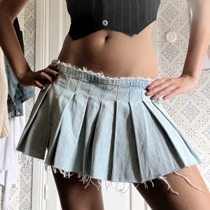 Kjol zara - Jättefin Lågmidjade kjol ifrån Zara med lappen kvar🪼