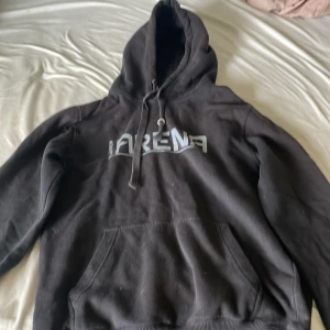Kläppen arena hoodie  - Den är nästan ny har använt några gånger