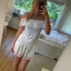 Offshoulder topp - Super fin offshoulder topp som även går att ha som oneshoulder topp💗💗