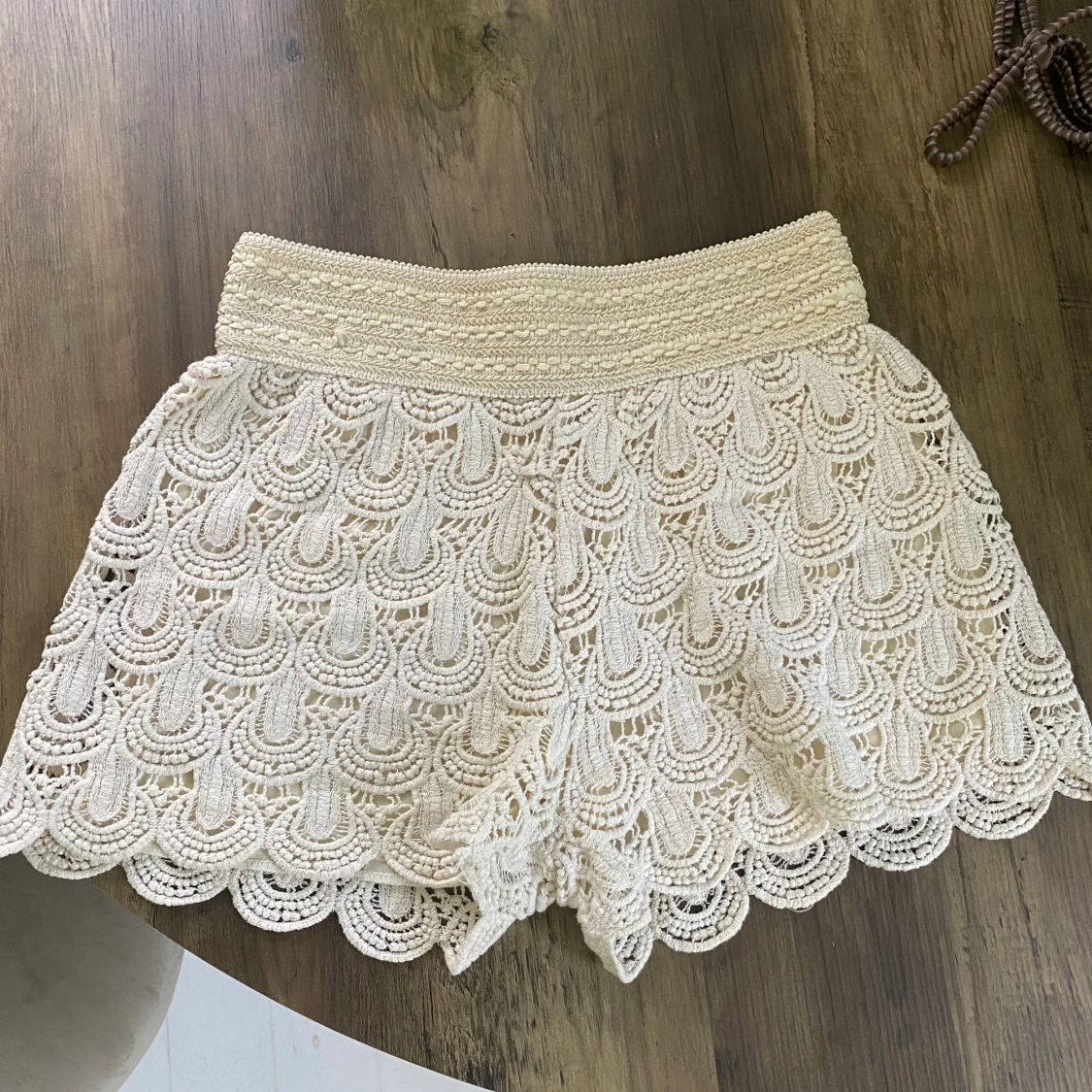 Spets/virkade shorts  - 91