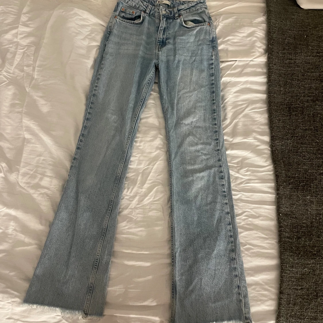 Ljusblåa low waist bootcut jeans  - 90