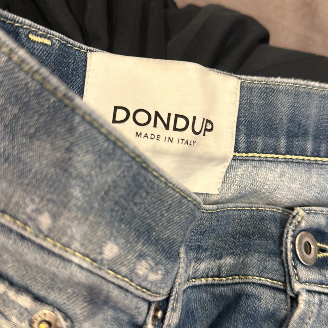 Blåa dondup jeans med slitningar - 90