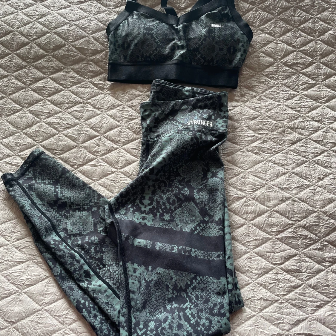 Träningskläder Stronger