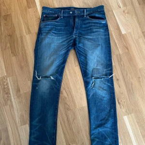 Ralph Lauren Jeans  - Jeans från ralph lauren i mycket bra skick knappat använda storlek 32x32