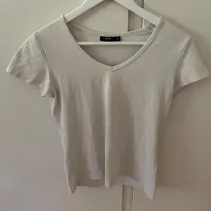 Så fin v-ringad basic t-shirt💕💕