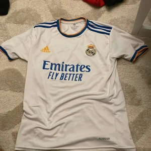Real madrid home kit 21/22 - Använt ett par gånger bara. 