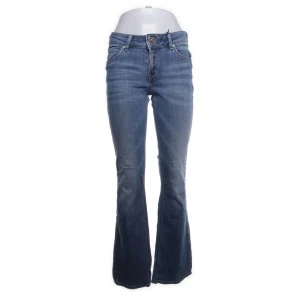 Lee jeans - Snygga men för stora för mig. Storleken är 28/30