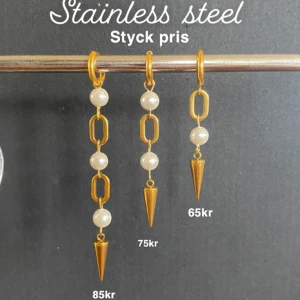 Örhängen  - Frakt 18kr❤️