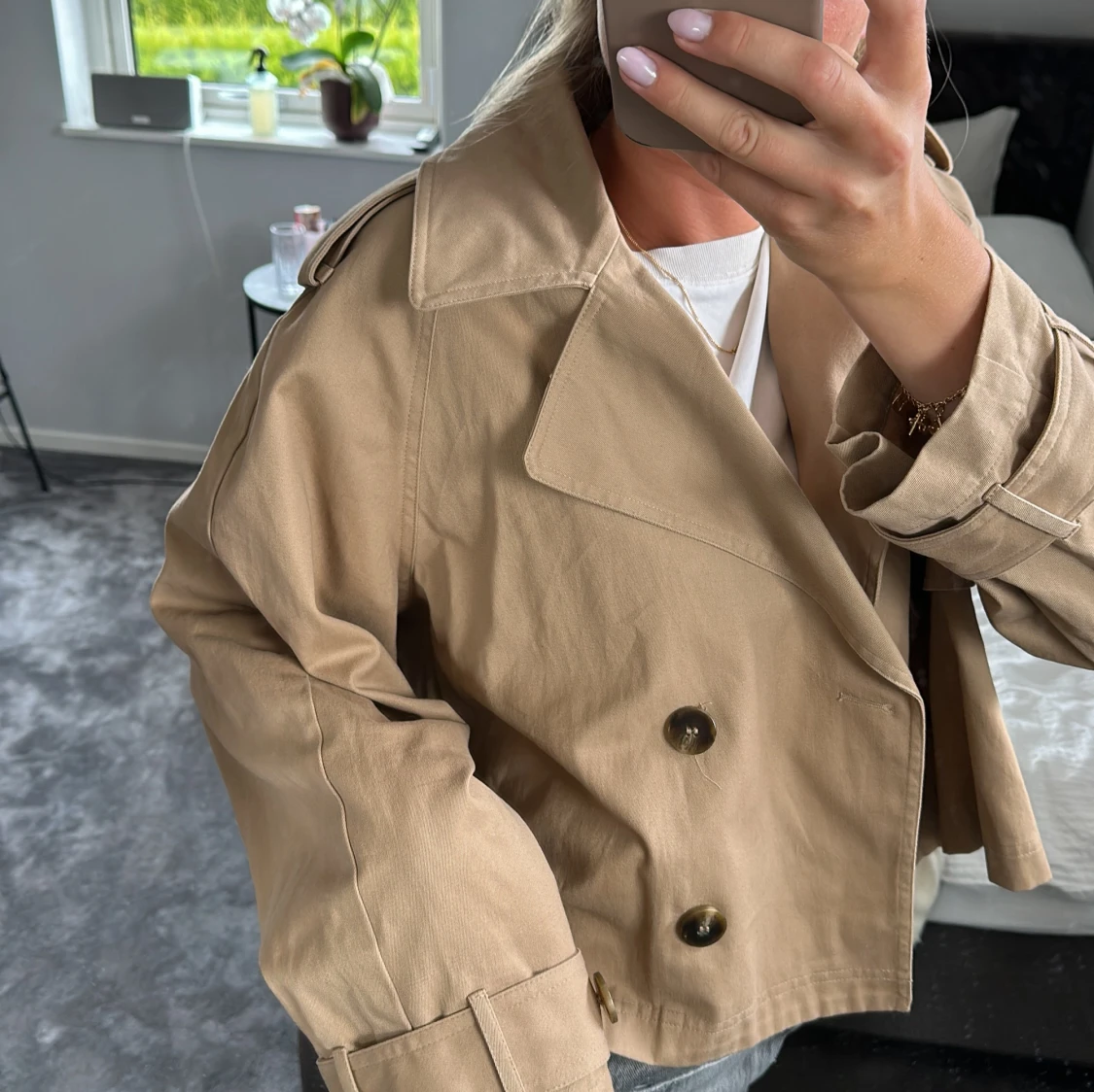 Beige trenchcoat  - 90