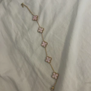 Van cleef armband - Van cleef liknande armband i rosa, aldrig använd❤️
