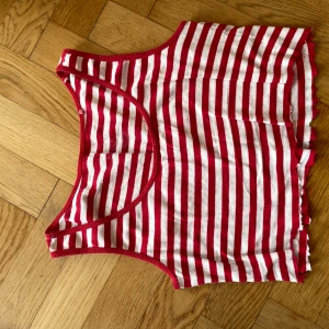 Kort randigt linne - Så coolt linne som tyvärr inte passar mig längre 