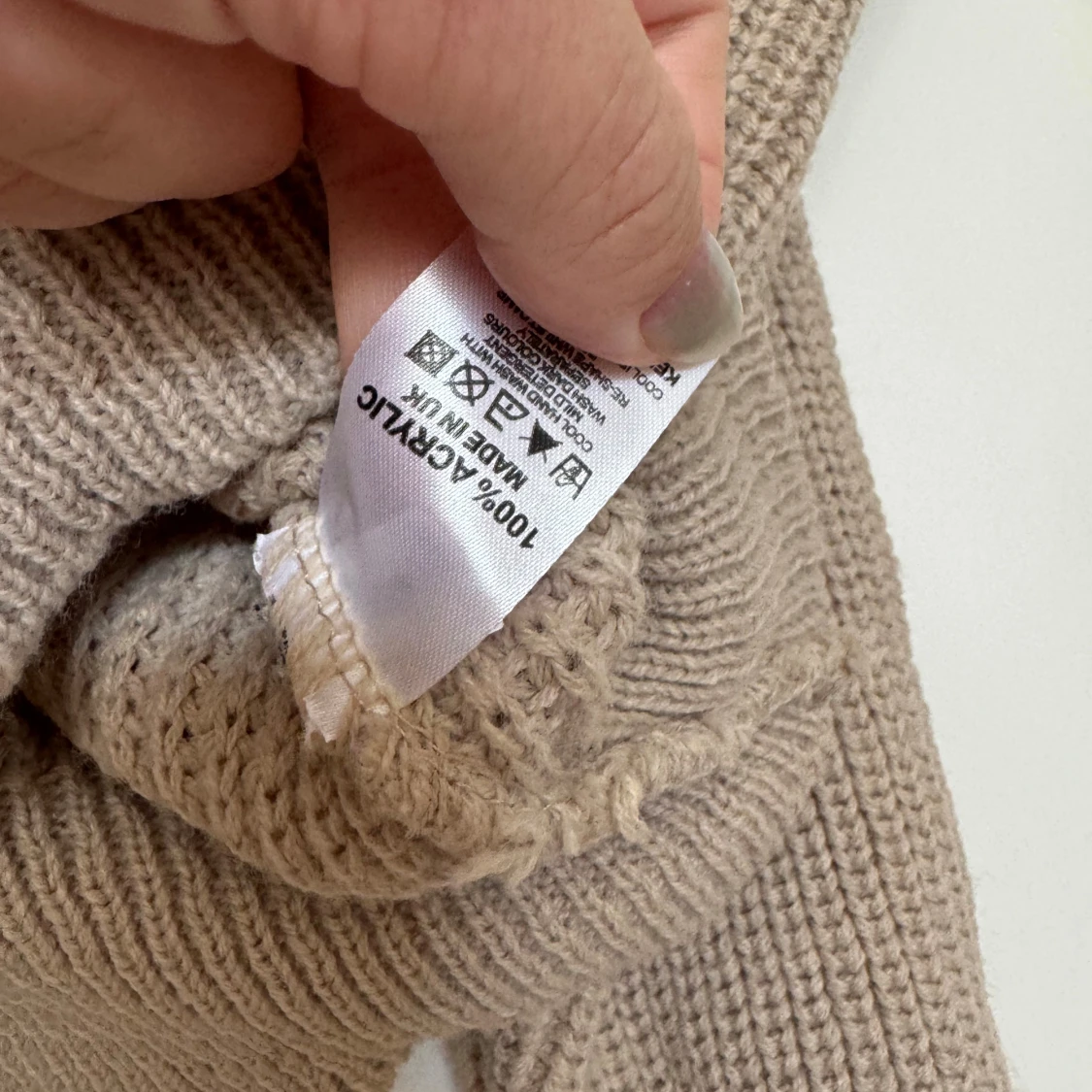 Beige stickad offshoulder tröja från Boohoo - 93