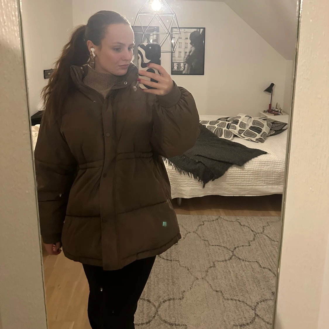 Brun pufferjacka med huva - 91