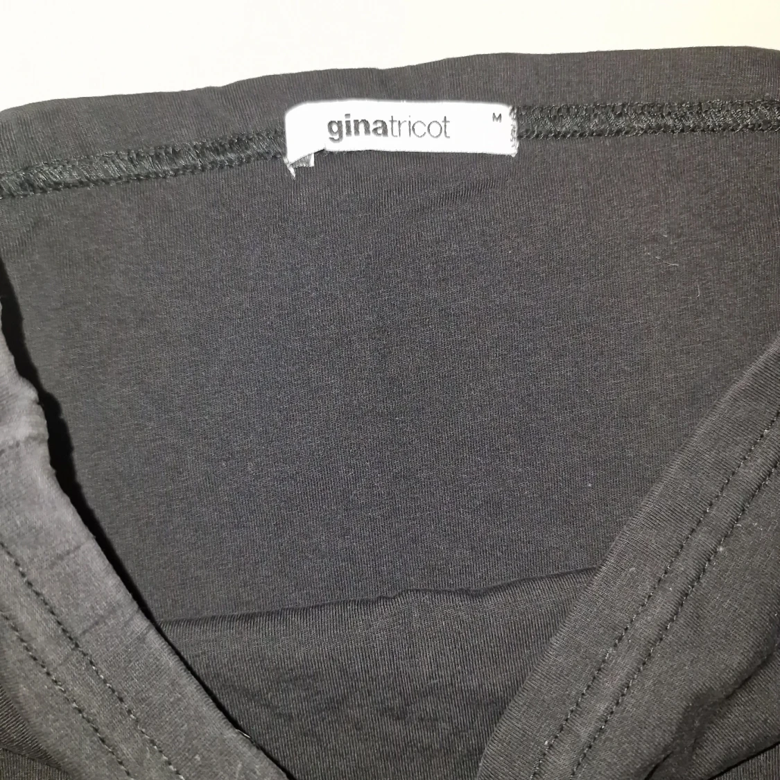 Svart kjol från Gina Tricot - 91