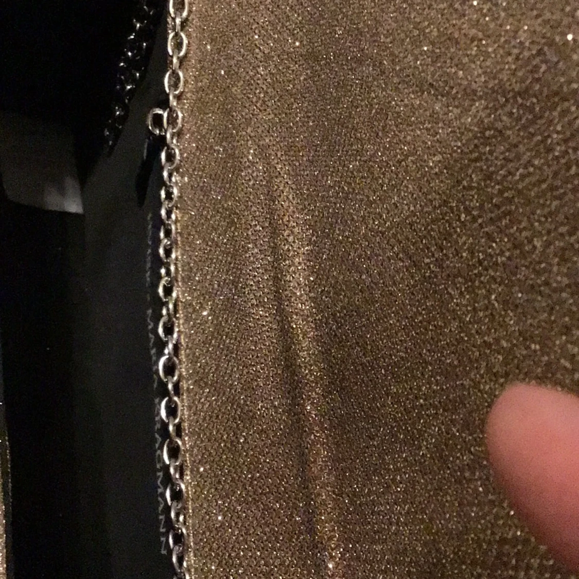 Glittrig guld axelväska med blommor - 91