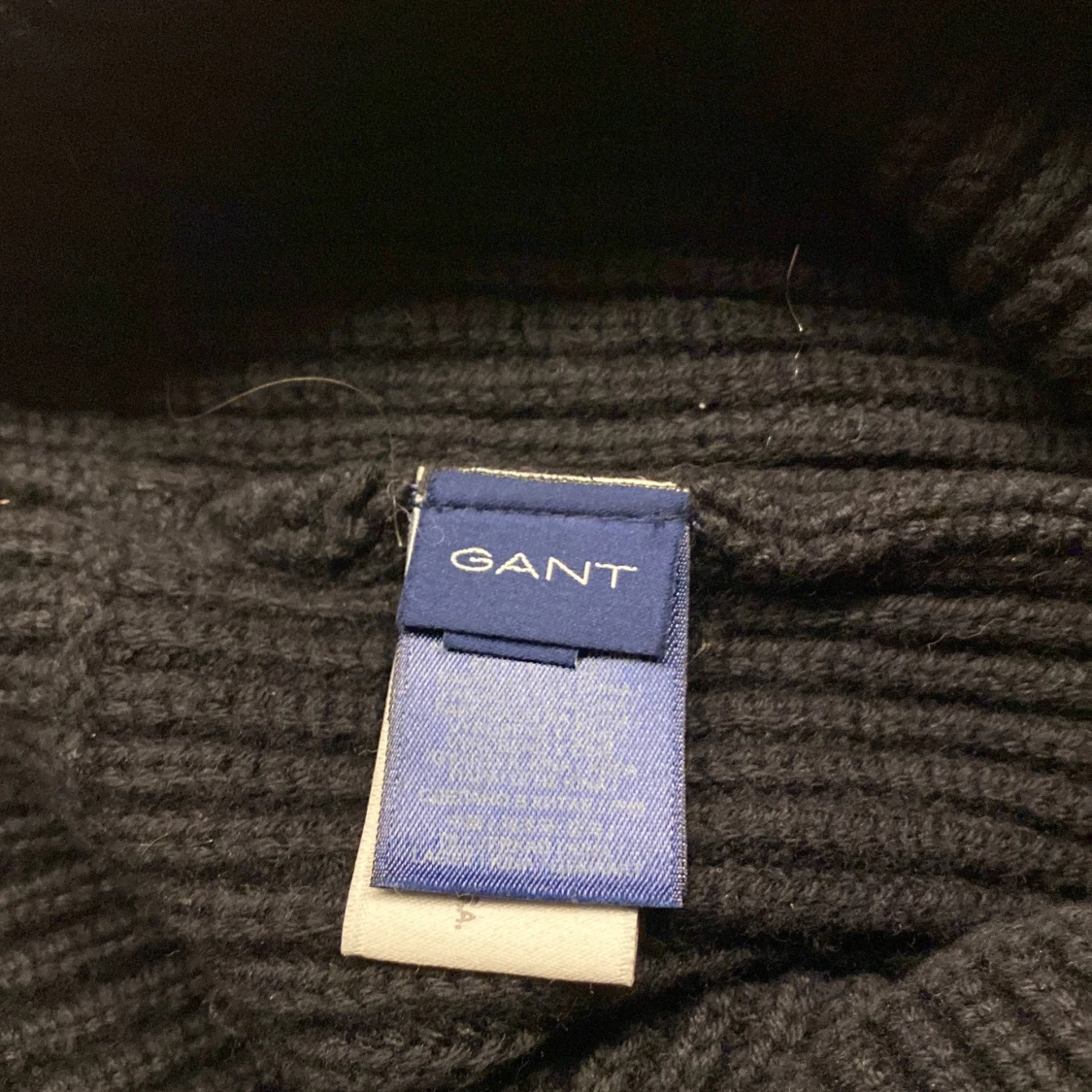 Svart ribbad mössa från GANT - 91