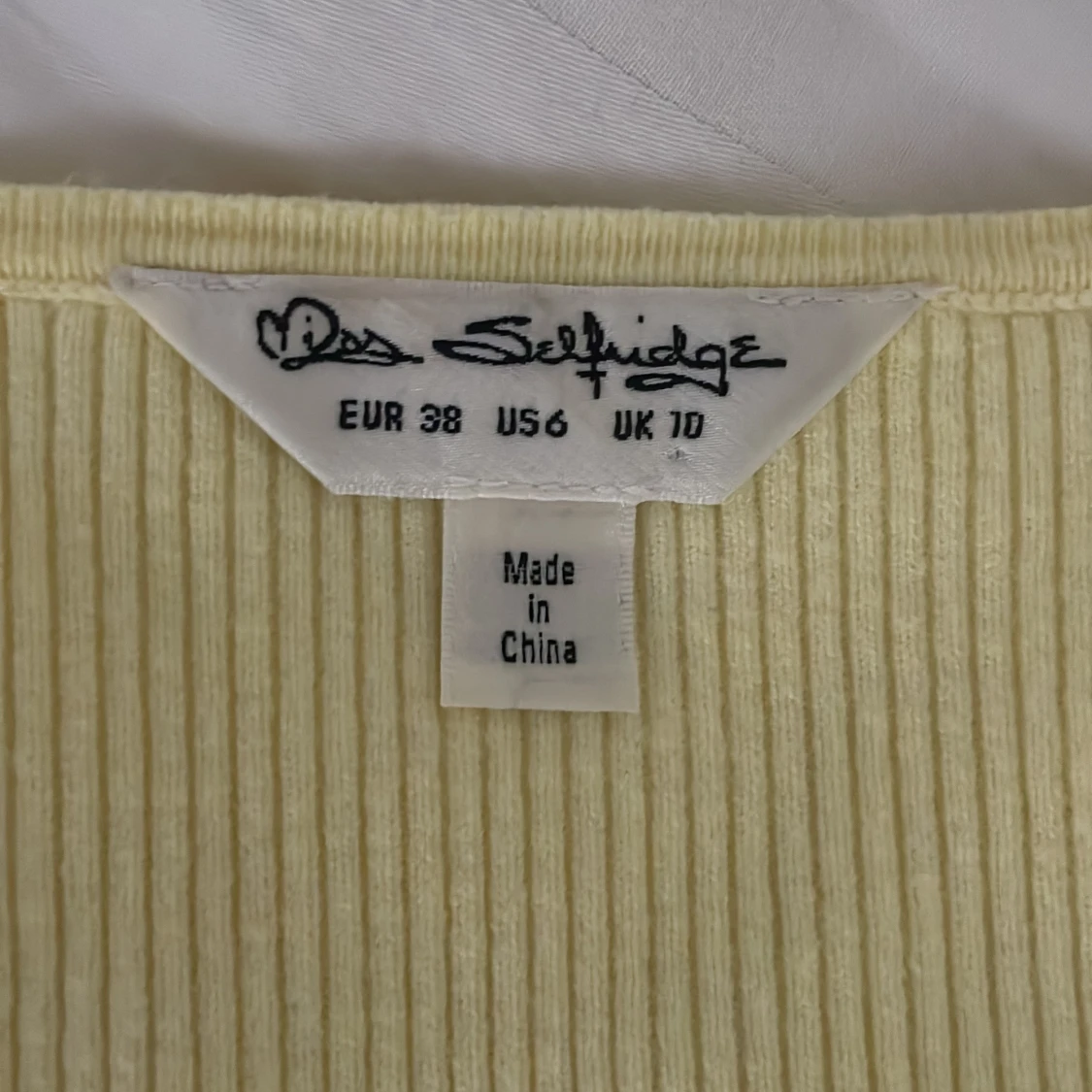 Gul kofta från Miss Selfridge - 91
