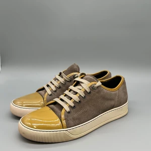 Lanvin Cap Toe - - Skick 6.5/10 (lite färg skillnad, små märken - syns knappt)  - Tillbehör: Endast skor  - Nypris: 5000 SEK  - Storlek: 40 (UK6)