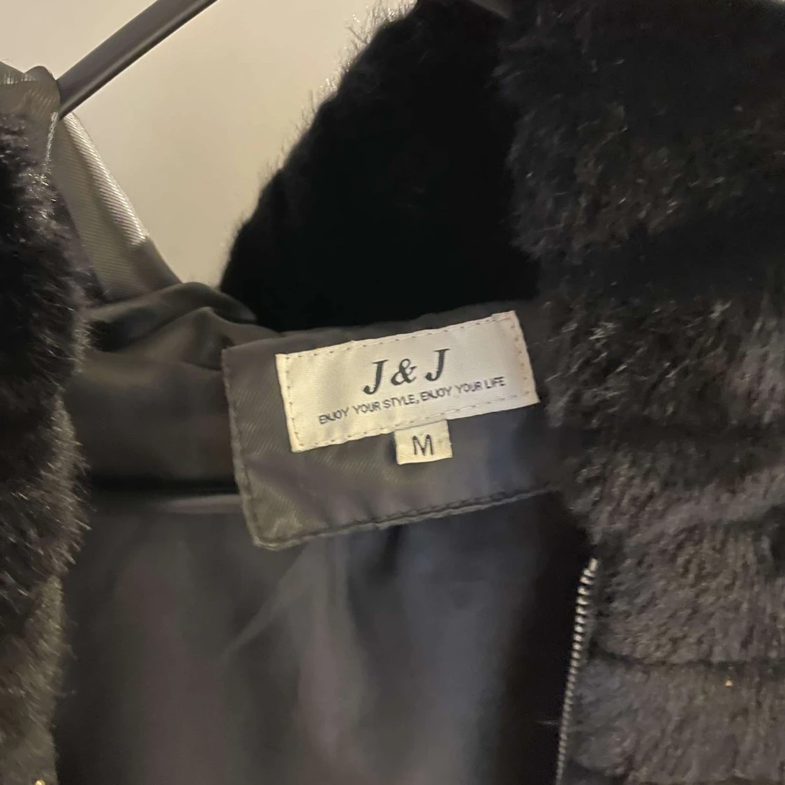 Svart pälsjacka från J&J - 91