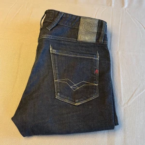 Replay Anbass jeans  - Marinblå Replay Anbass jeans i mycket bra skick | Storlek 30/32