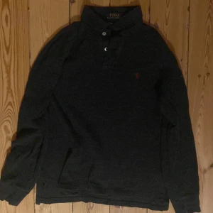 Ralph Lauren long sleeve piké - Stilren långärmad Ralph Lauren piké storlek S, toppskick och priset diskuterbart såklart 🔥👍🏼