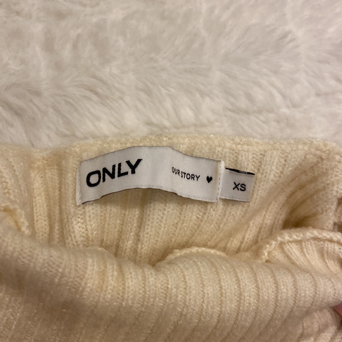 Beige ribbad tröja från ONLY - 92