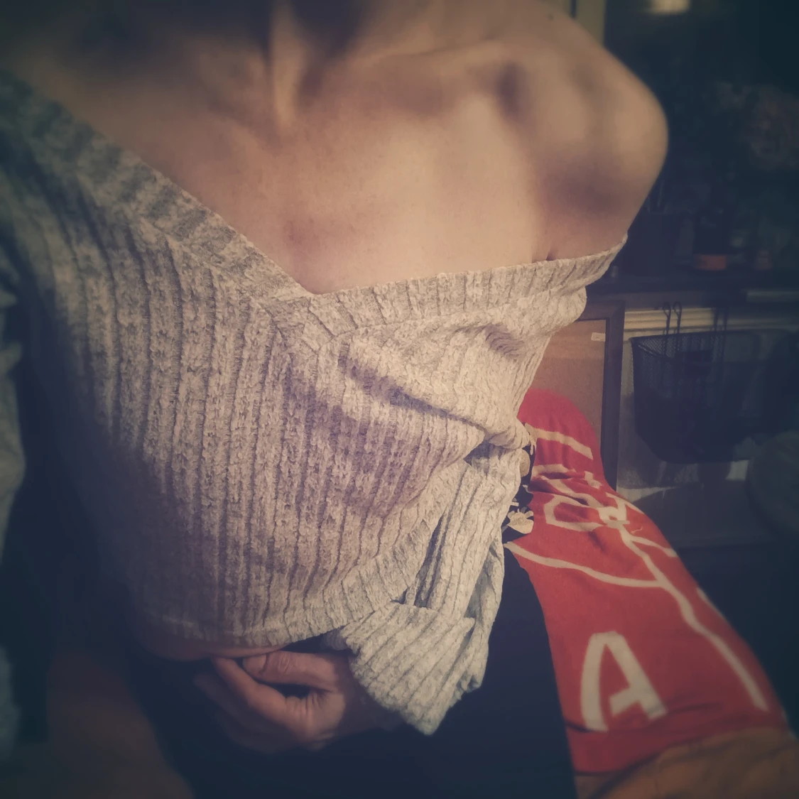 Grå ribbad offshoulder-tröja - 90