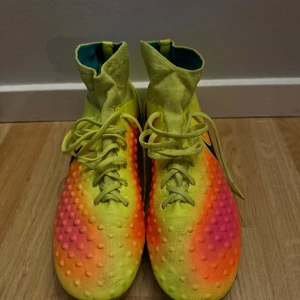 Nike magista  - Unika Nike magista i bra skick ”ny limmad sula i förebyggande syfte”   Skicka för fler bilder eller frågor 