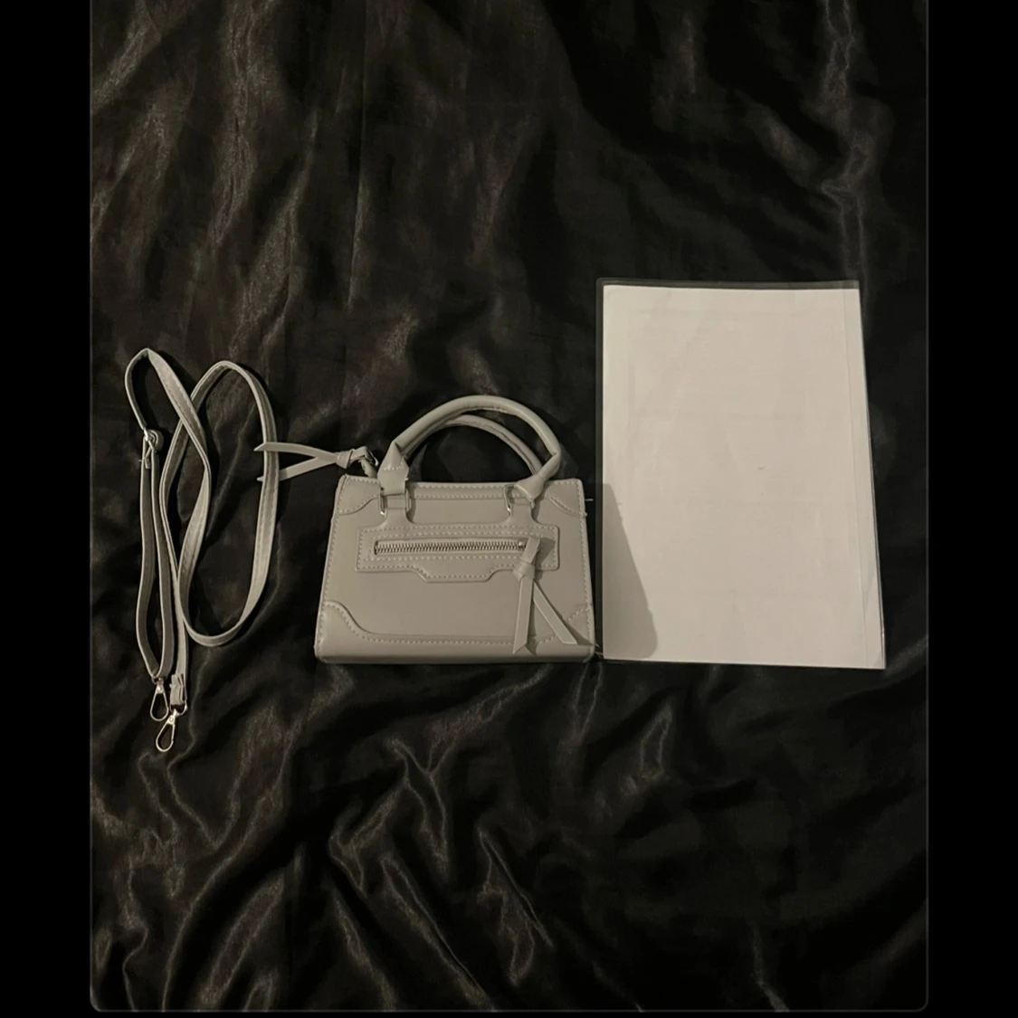 Grå mini handväska
