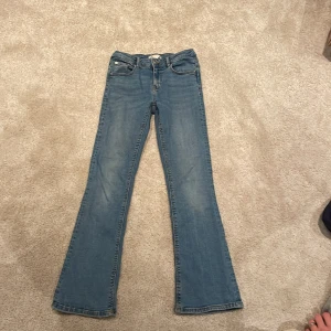 Gina Young jeans - Säljer jeans i storlek 140 , bra skick 