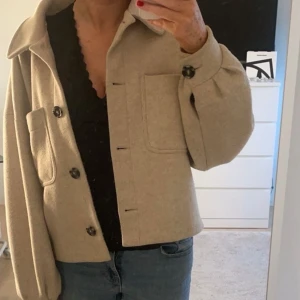 kappa  - så söt kappa 💓 säljer pga att den tyvärr inte kommer till användning. 