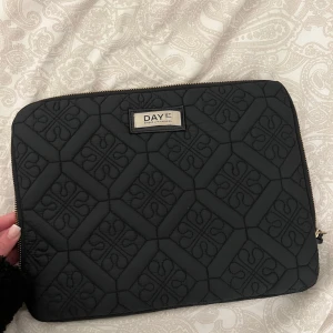 datorfodral  - jättebra skick! 🩷