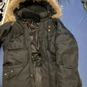 Hollies Stockholm jacka för vinter  - Äkta  Använd 2-3 gånger bara  