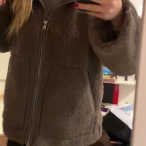 Hm jacka  - Populär jacka från hm helt slutsåld, storlek S och använd 1 gång 