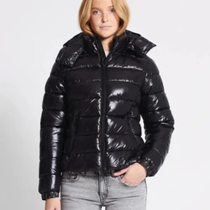 Lager 157 jacka  - Super snygg jacka från Lager 157! Högst bud vinner! Original pris: 400kr. 