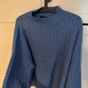 Even and odd stickad tröja  - Så fin färg