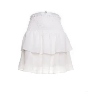 Vit volangkjol - Vit volqngkjol från chelsea