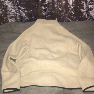 Patangonia fleece - Skriv för frågor