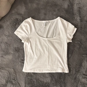 Basic Topp - Helt ny, stl S men passar XS🤍Från H&M