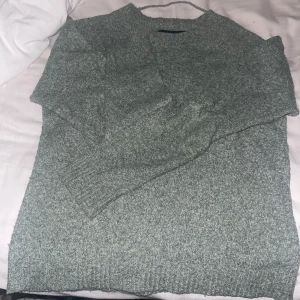 grön stickad  - super fin grön stickad tröja! 