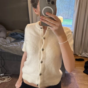 Stickad topp - Säljer då den inte kommer till användning, använd max 3 ggr 💕💕 