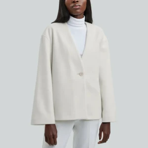 Vit kappa - Kappa från bikbok! Storlek XS, skriv privat för egna bilder!! 💖pris kan diskuteras 