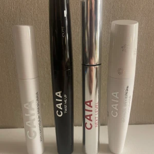 Mascara från CAIA - Säljer fyra olika mascaror från CAIA: Waterproof Mascara i vit tub, Twist Me Up i svart tub, Next Level i silverfärgad tub och space intense. Perfekt för att ge dina fransar volym och längd. Använda fåtal gånger. Ca 90% kvar. Nypris 225 kr st, mitt pris 120 kr st eller 400 för alla 