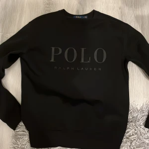 Ralph lauren hoodie - Selling my polo hoodie only used it a few times very good quality and fits s 