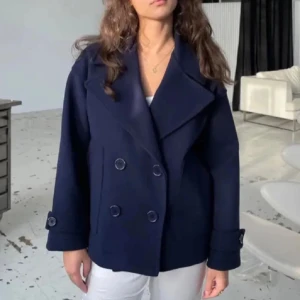 Designbysi kappa - Snygg mörkblå kappa från designbysi💕